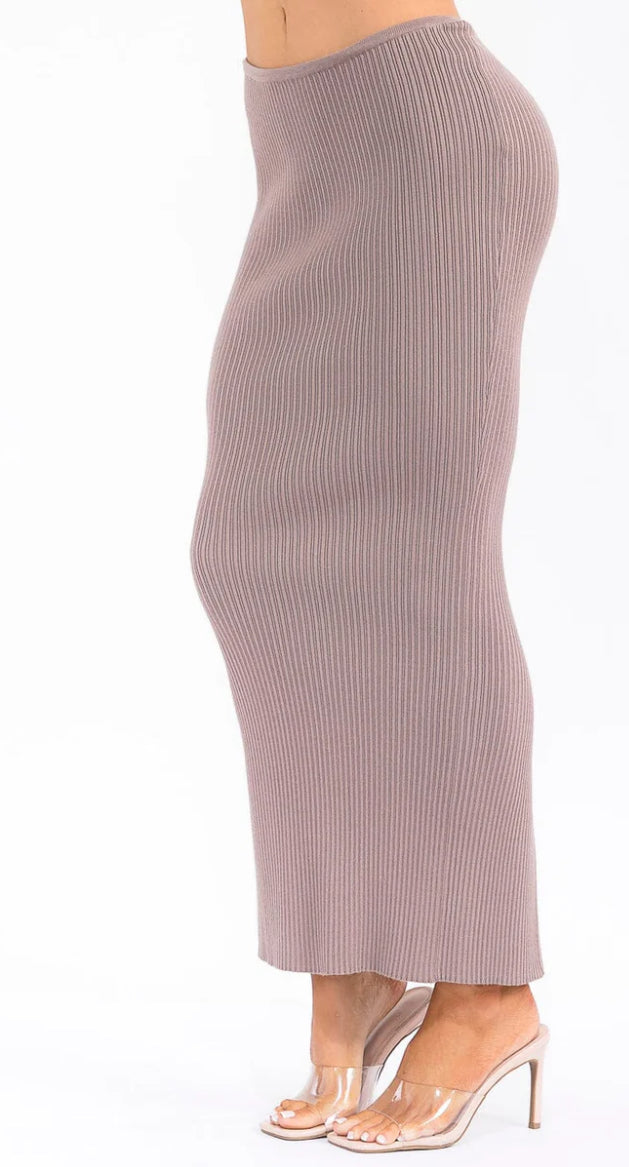 Ribbed maxi skirt in mocha