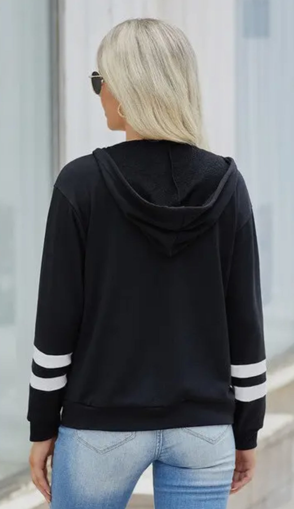 Long sleeve hoodie with pockets