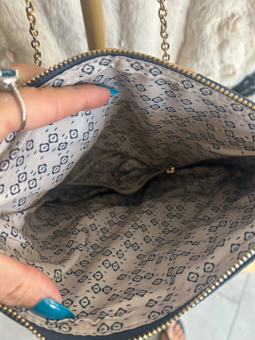 Navy & beige clutch
