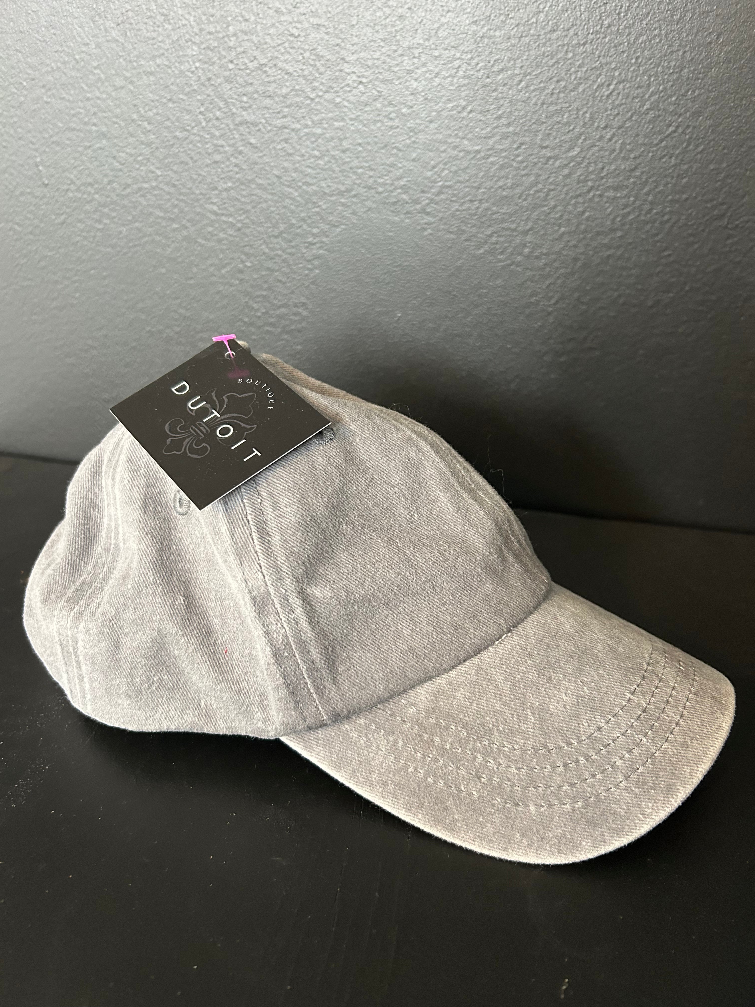 Light grey women’s baseball cap