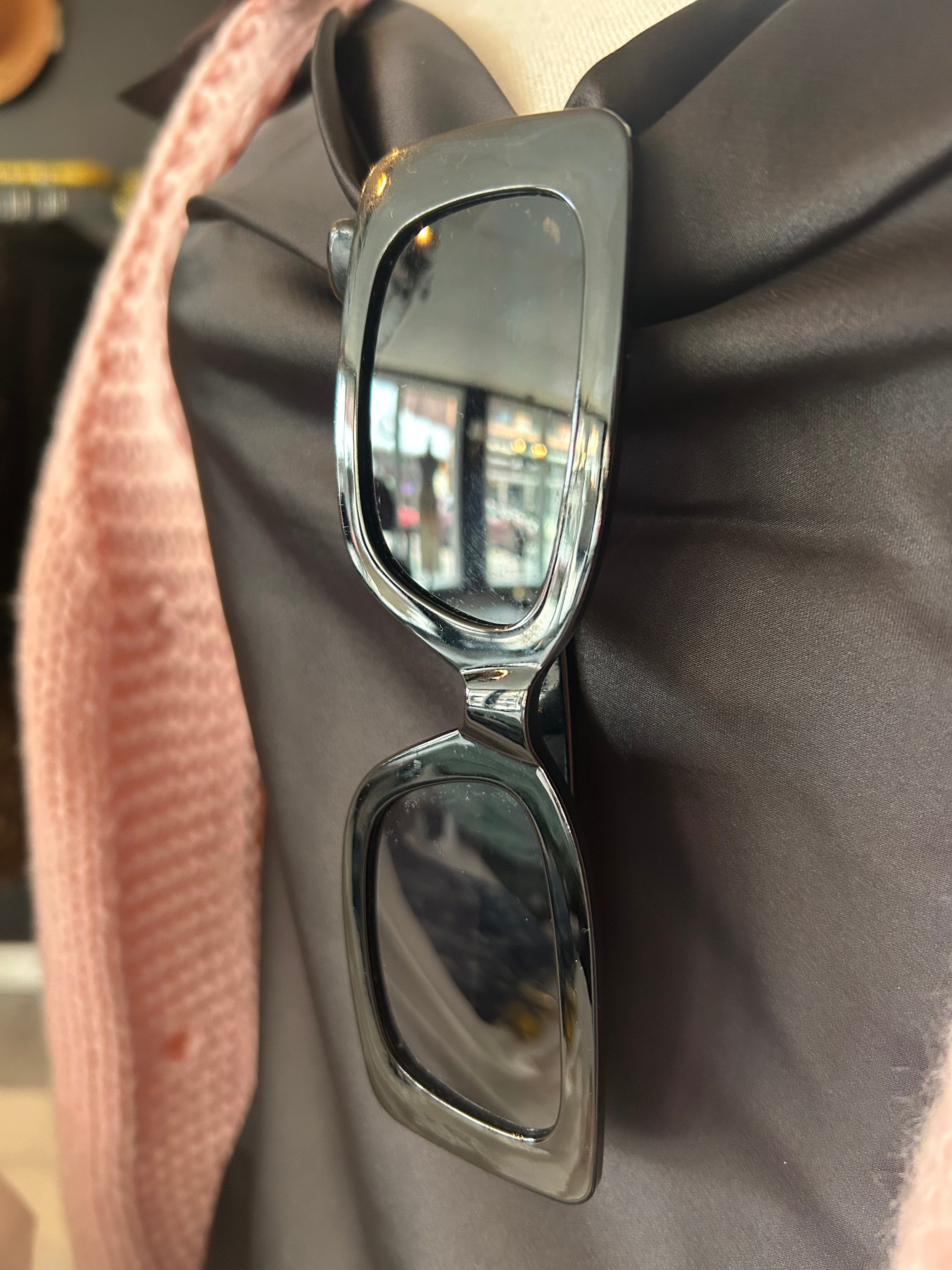 Black cali sunglasses